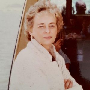 Meet your Posher, Suzanne